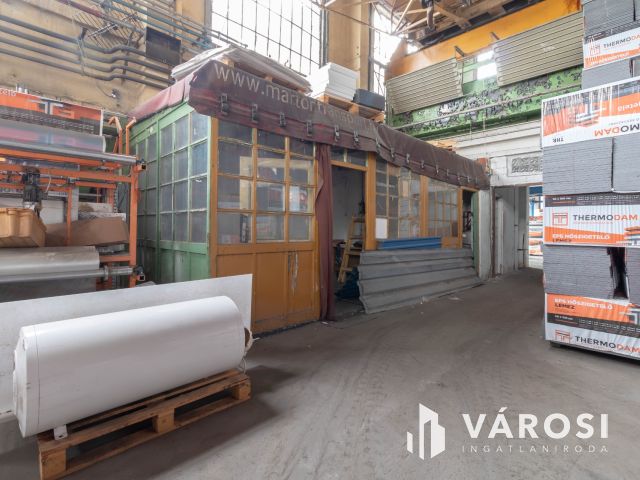 3018 m2-es raktár eladó a XXI. ker-ben, Csepel ipari részén