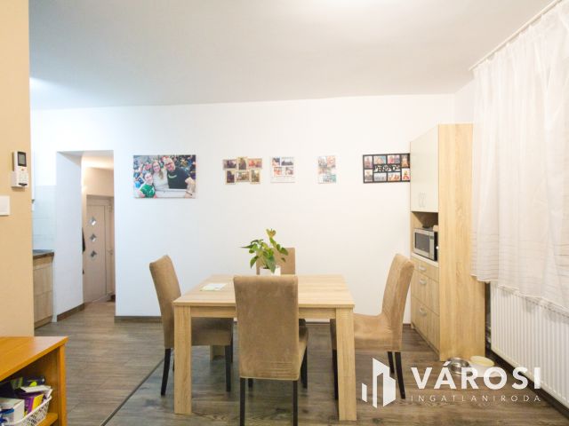 Vásárhelyen, Újkishomokon