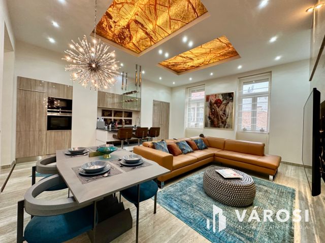 Zeneakadémiával szemben luxuslakás eladó!