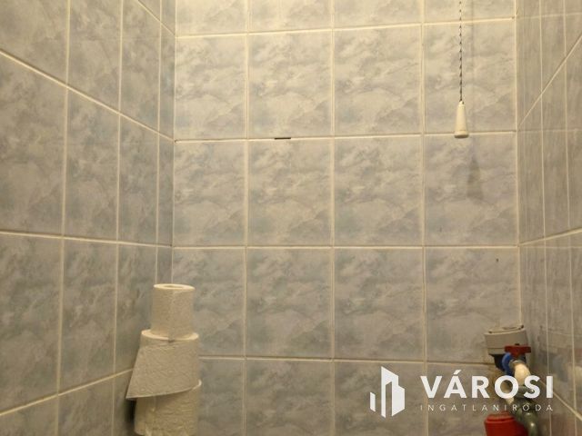 Jó ár!!!!Befektetésnek,családi otthonnak Debrecen Vénkert