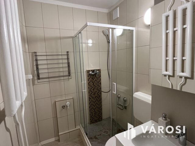 Na Ez Igen! Ez Egy Igazi Gyöngyszem!