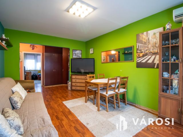 Felújított földszinti lakás közel a belvároshoz