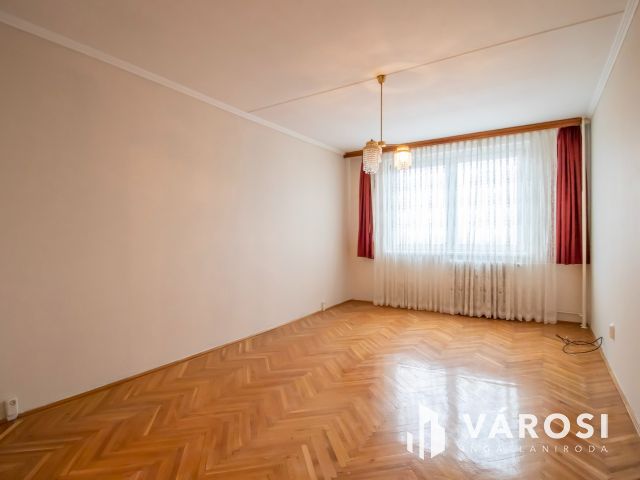 Belvárosi, jó helyen levő nagy lakás