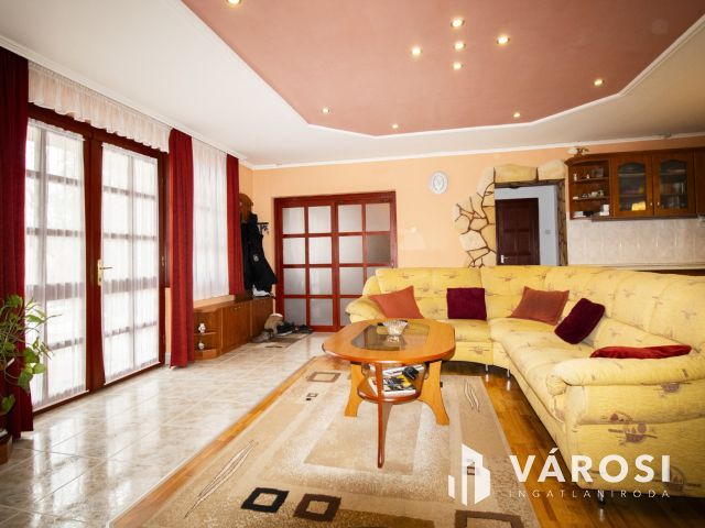 Szép és szuper jó családi ház Gyulaváriban