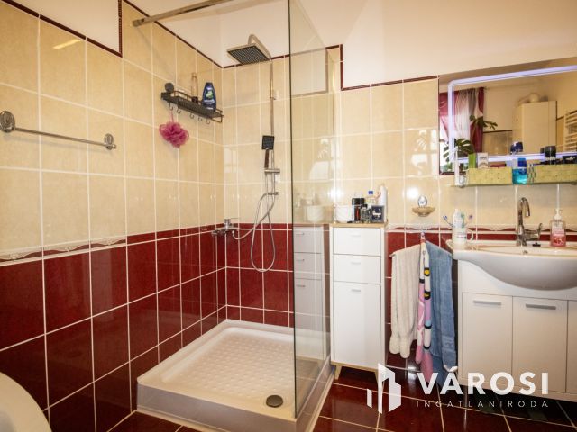 Szép és szuper jó családi ház Gyulaváriban