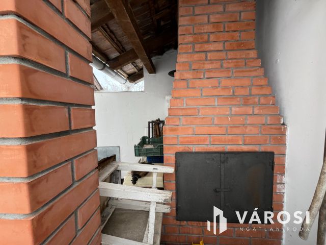 Figyelem! Tiszafüreden Nagyon Szép Parasztház Eladó!