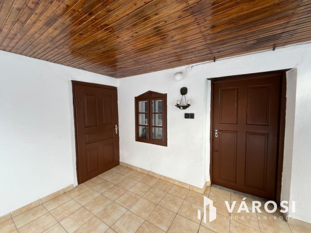 Figyelem! Tiszafüreden Nagyon Szép Parasztház Eladó!