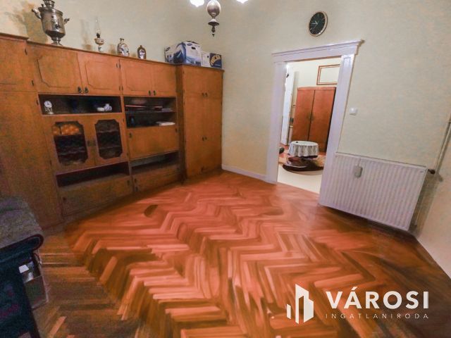 Remek elhelyezkedéssel a Csaba utcában!