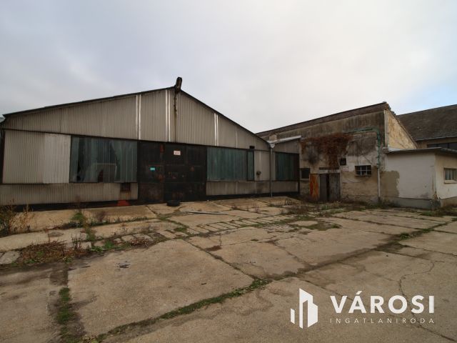 KIADÓ RAKTÁR,GARÁZS,ÜZLETHELYSÉG DOROG BELVÁROS KÖZELÉBEN
