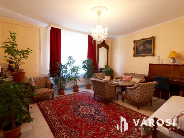 Belvárosi családi ház