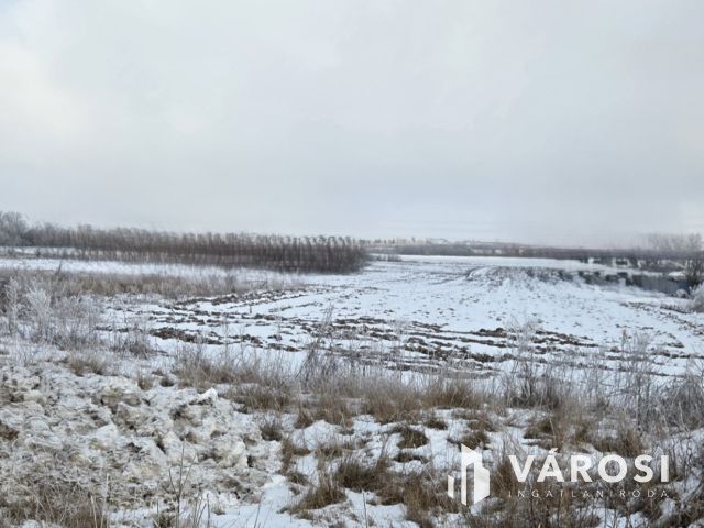 Eladó remek befektetés- ipari terület-Debrecen Nyugati rész