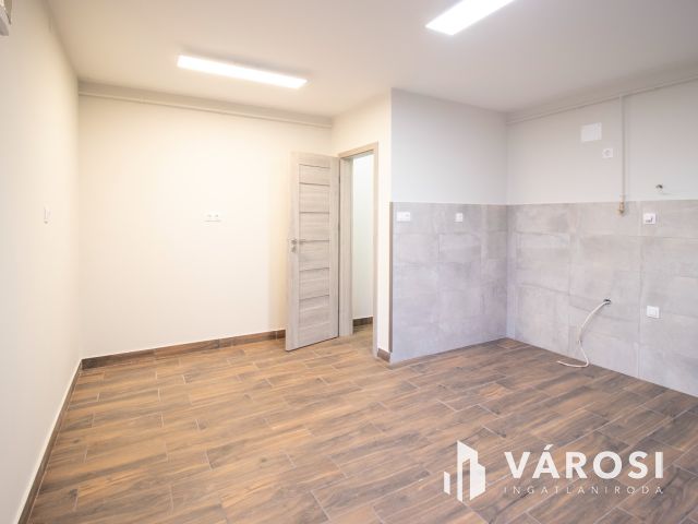 Új családi ház, garázzsal