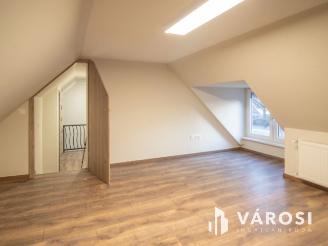 Új családi ház, garázzsal