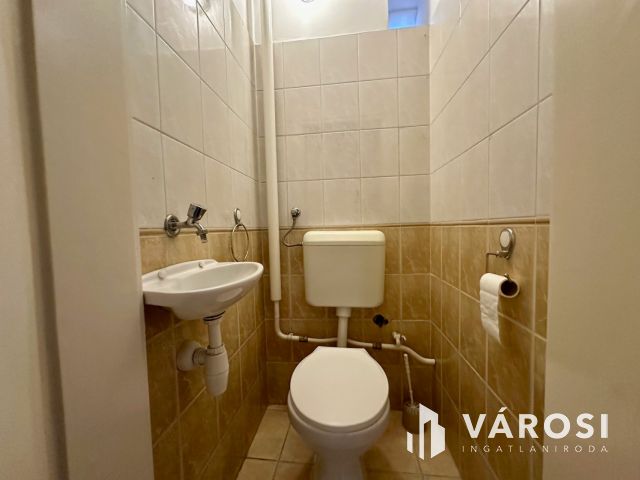 Sokoldalú lehetőségeket kínáló családi ház ELADÓ!