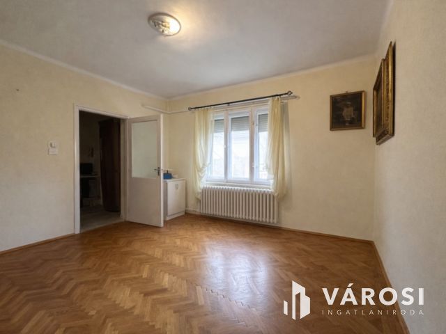 Sokoldalú lehetőségeket kínáló családi ház ELADÓ!