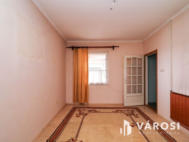 Kétlakásos családi ház Szentes belvárosában