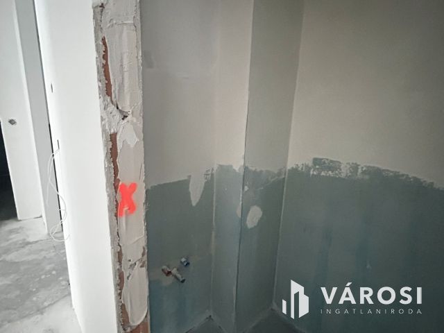 1. emeleti új lakás terasszal és saját kerttel Árpád hídnál