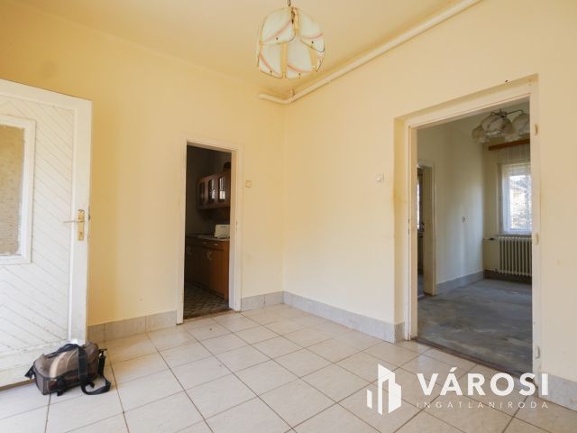 Felújítandó családi ház szenzációs településen!