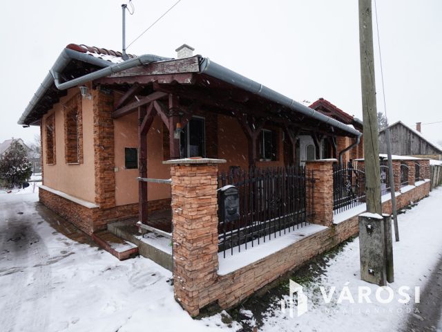 Remek elhelyezkedéssel Turán!