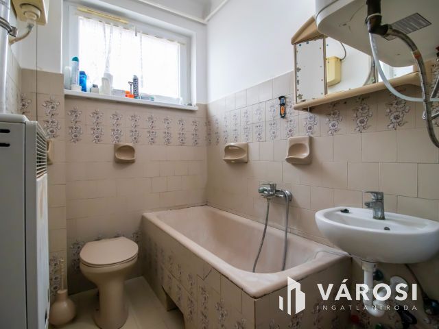 Nagylakás saját kertrésszel