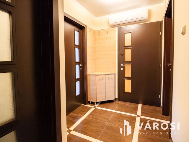 Modern lakás teljes bútorzattal