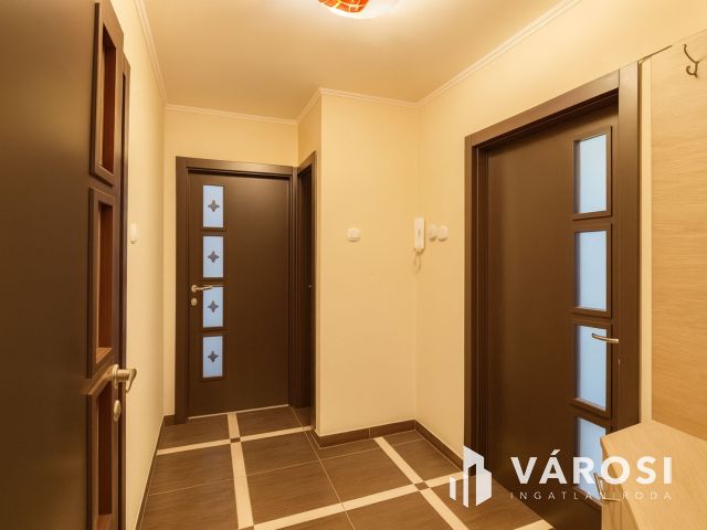 Modern lakás teljes bútorzattal