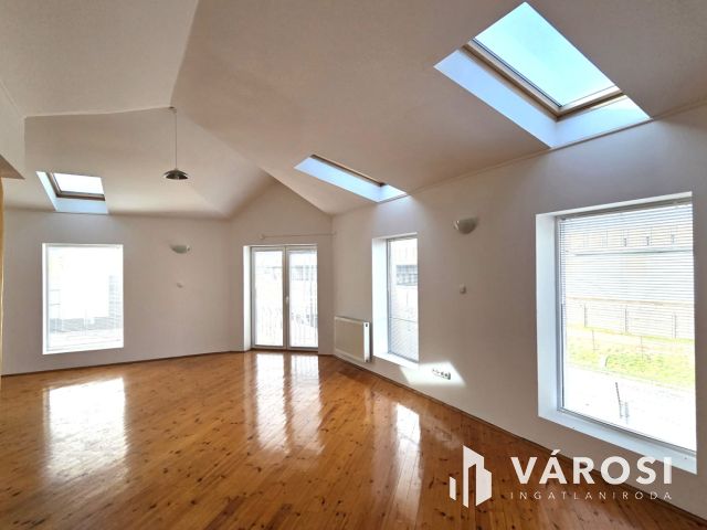 330 m2+120 m2 csarnok+ iroda Debrecen déli ipari övezet