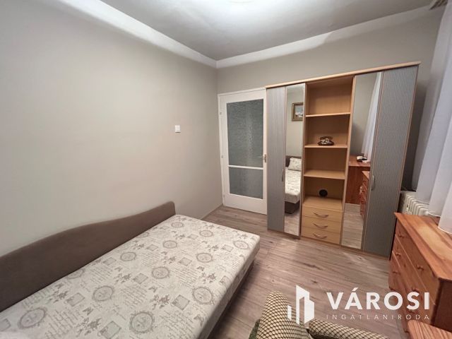 Kiadó első emeleti lakás a Debreceni Egyetem közelében