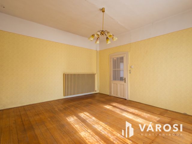 Tágas terek, jó szerkezet, belváros közeli lokáció