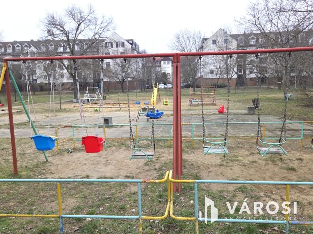 EGY LAKÁS, HÁROM  LEHETŐSÉG A VEZÉR LAKÓTELEPEN-Debrecen!