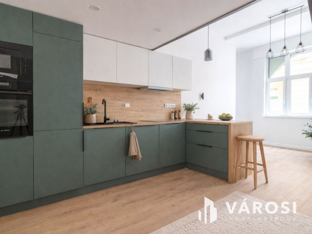 Galériás okosotthon eladó a körúthoz közel!