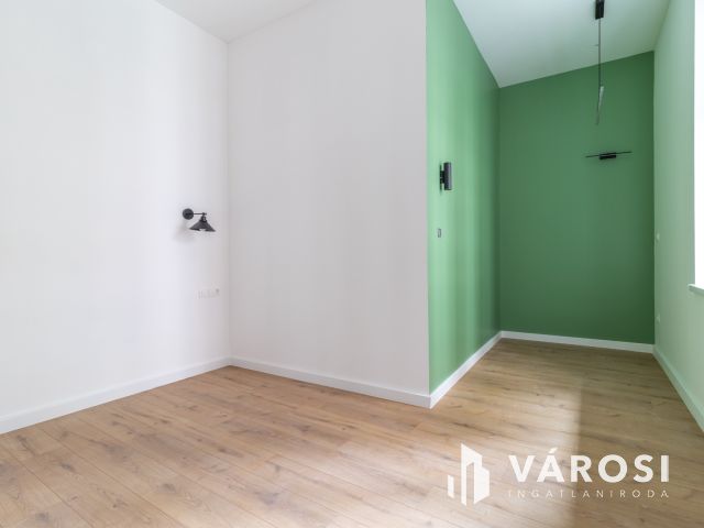 Modern okosotthon eladó a Visegrádi utca elején!