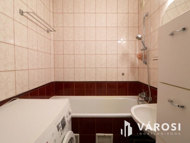 Eladó panellakás a Kistópart utca elején