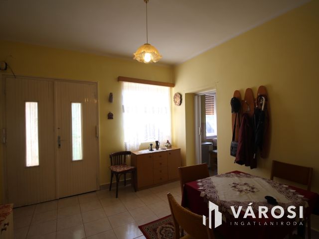 Ház a csend szigetén, Keléden