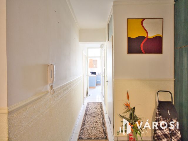 Napfényes 3 szobás lakás Tarjánban.