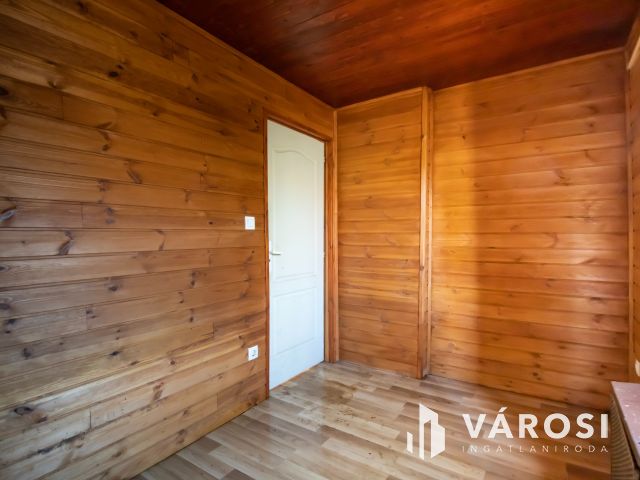 Eladó velencei családi ház csendes helyen