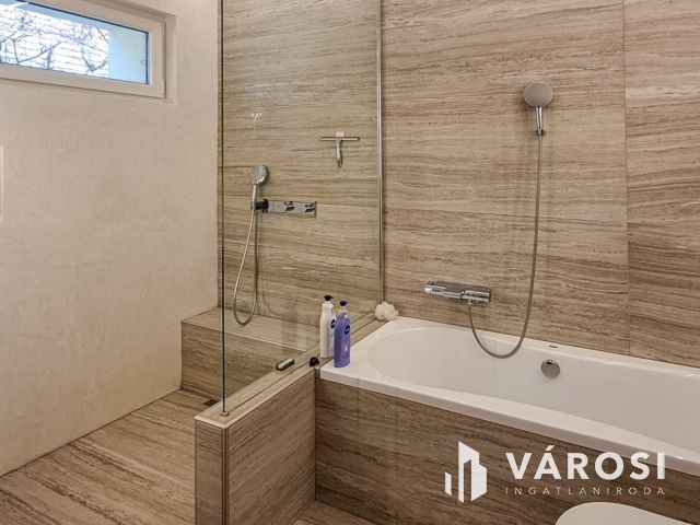 Böhönyén 220 m2-es prémium minőségű kúria eladó!