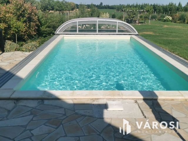 Böhönyén 220 m2-es prémium minőségű kúria eladó!