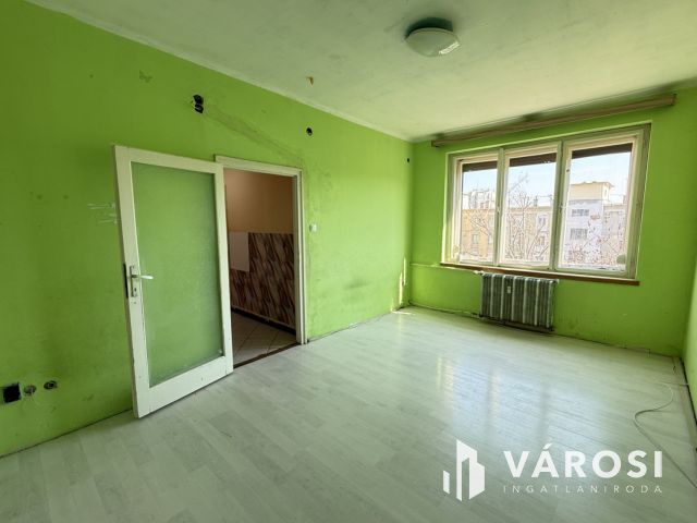 FELÚJÍTANDÓ 2 SZOBÁS TÉGLA LAKÁS ÚJBUDÁN