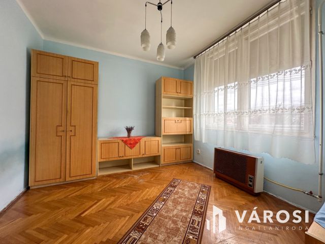 Munkás úton 2 szobás, erkélyes lakás eladó!