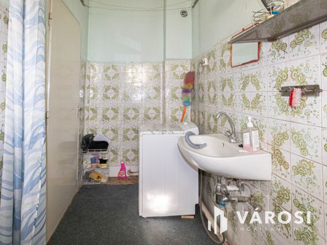 Sarkadkeresztúr csendes kis utcájában családiház eladó