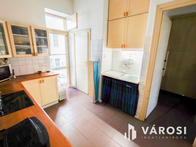 Több lakásra bontható szenzációs elhelyezkedéssel!