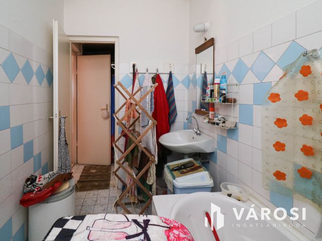 Felújítandó családi ház eladó