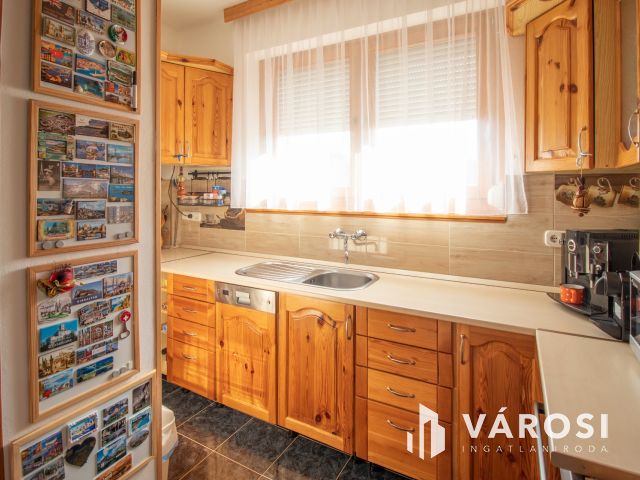 Kiváló állapotú, hőszigetelt, otthonos családi ház