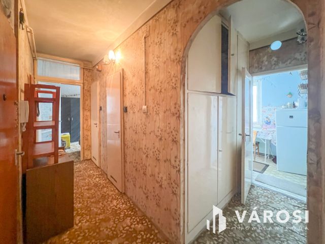 2 szobás felújítandó lakás, saját kazánnal