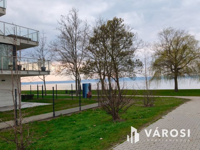 Örökpanorámás penthouse az Ezüstparton