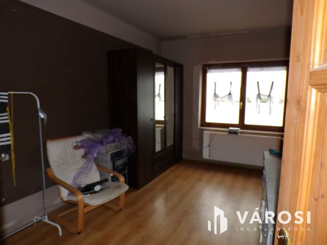 Csendes utcában tágas otthonos ház eladó!