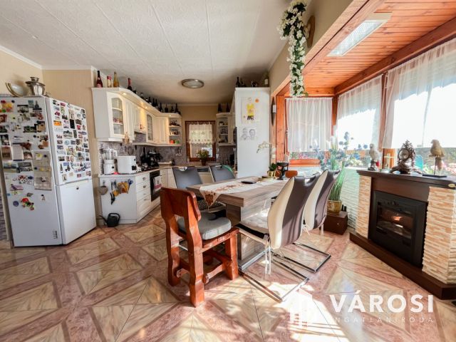 Panorámás kilátás bővítési lehetőséggel Ürömön!