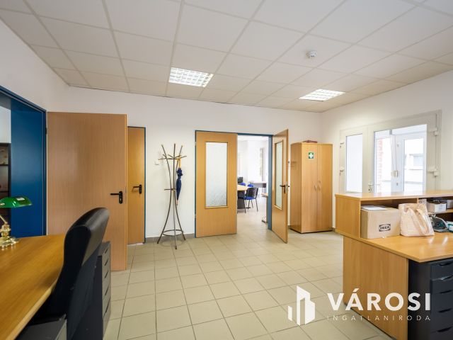 Kiadó, földszinti, napfényes iroda Zuglóban |