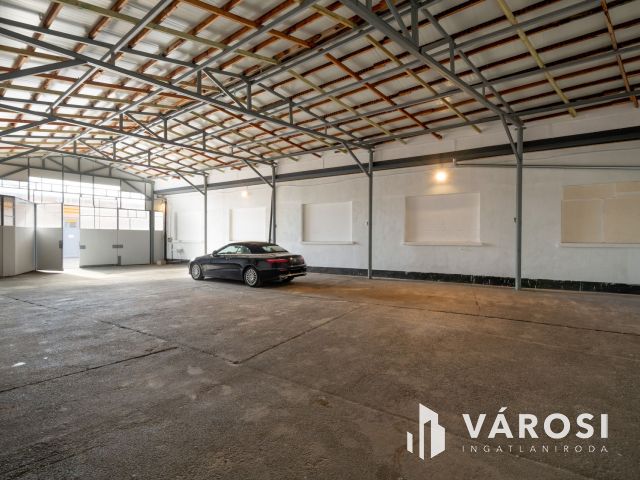 Kiadó 200 m2 -es, nagy belmagasságú raktár, Solymáron